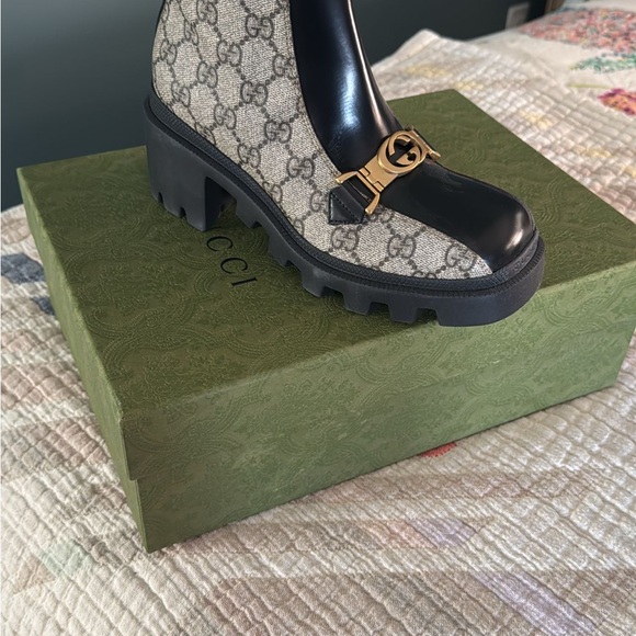 Gucci Women's Black and Cream Ankle Boots - Picture 1 of 1